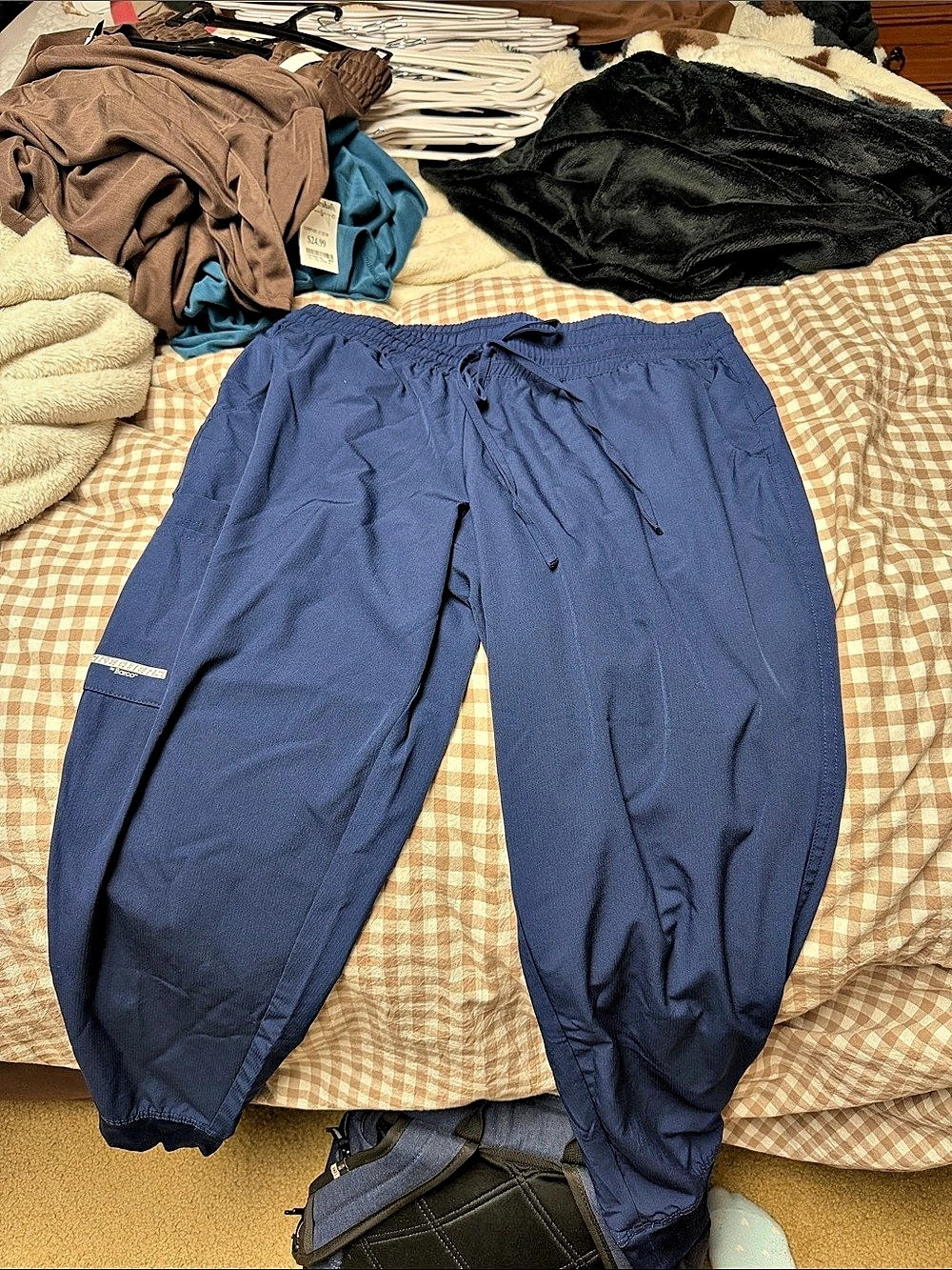 Skechers by Barco Theory 4-Pocket Mid-Rise Jogger Scrub Pants Theory 4-Pocket